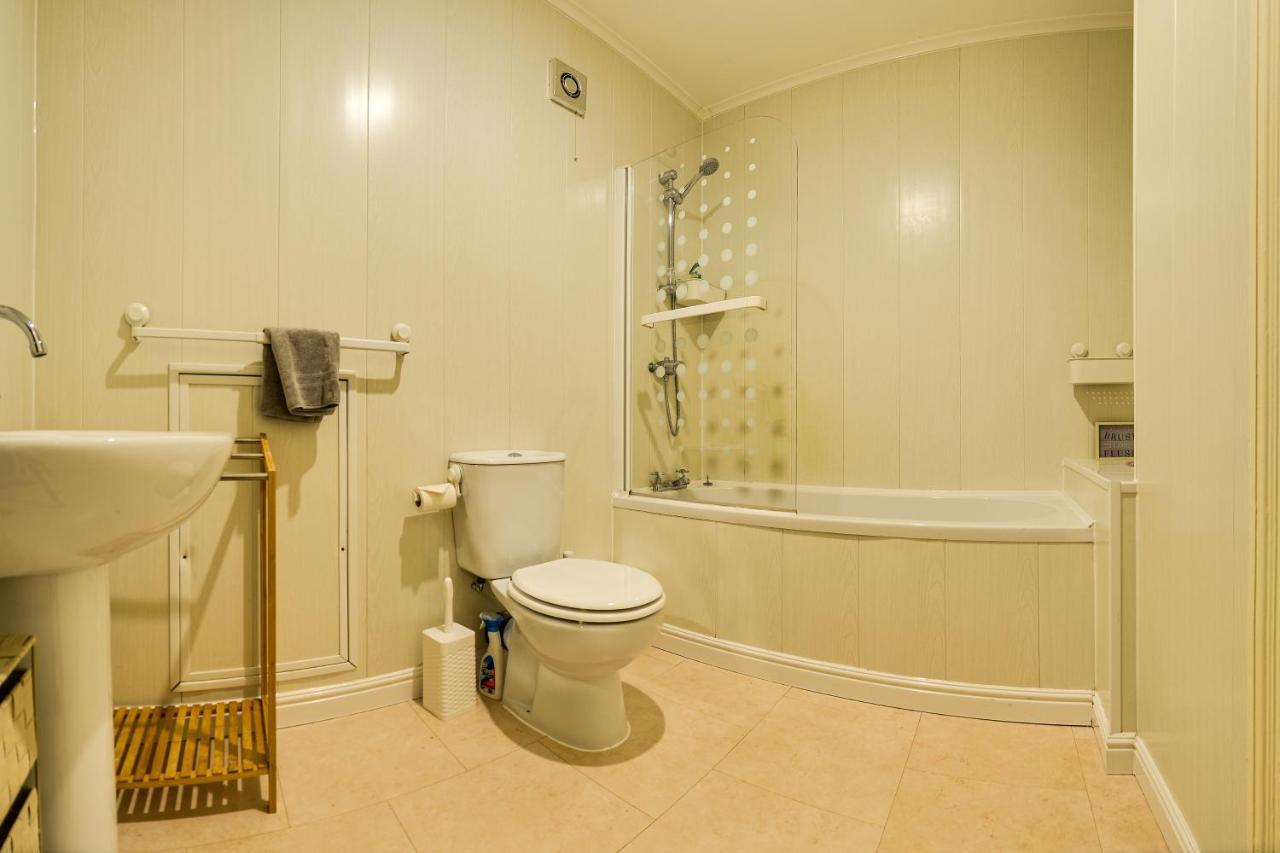 The Whitby Prospect, 2 Bed Apartment With Stunning Views, 2 Mins From Beach Esterno foto